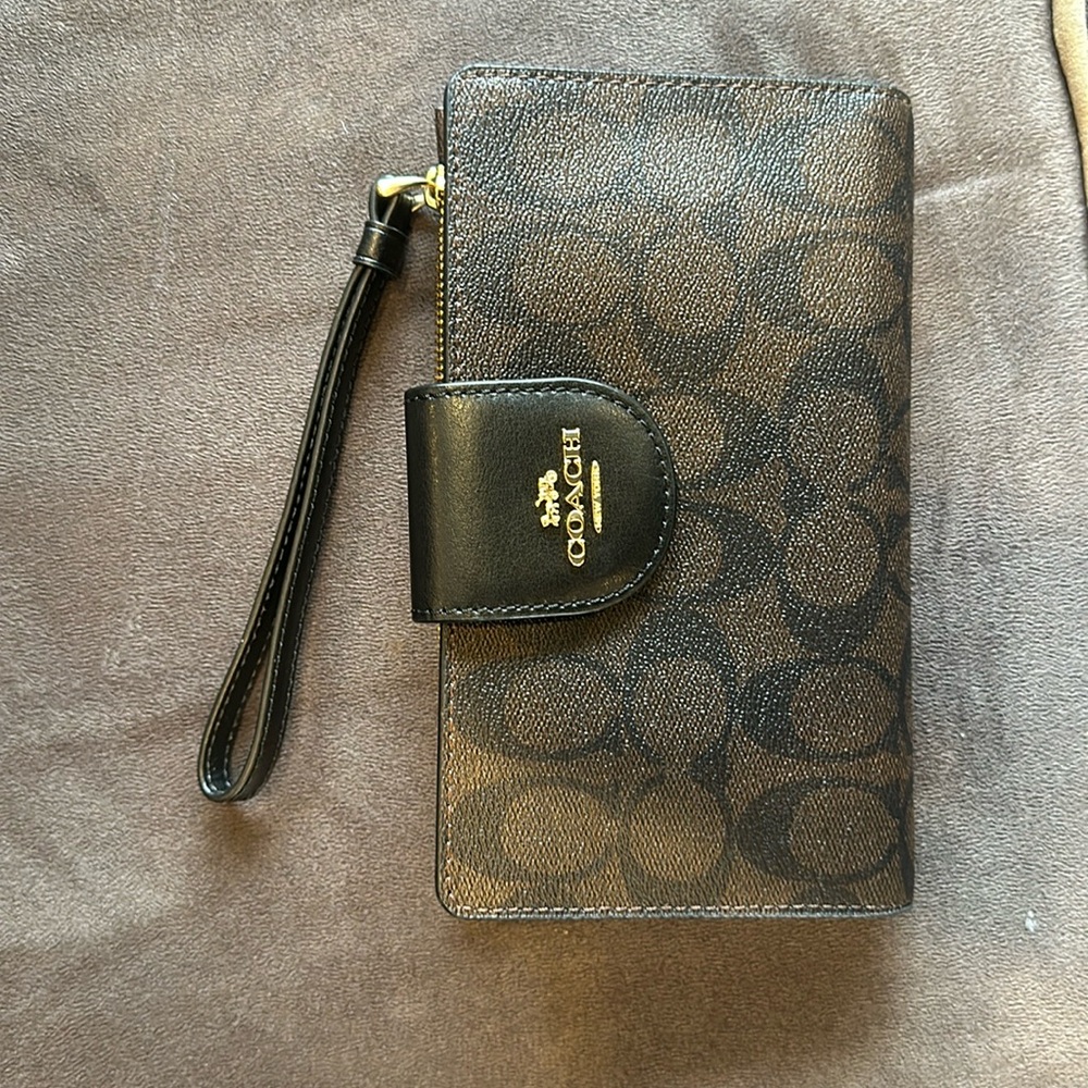 COACH Tech Phone Wallet In Colorblock Signature Canvas IM/BROWN/BLACK C2874